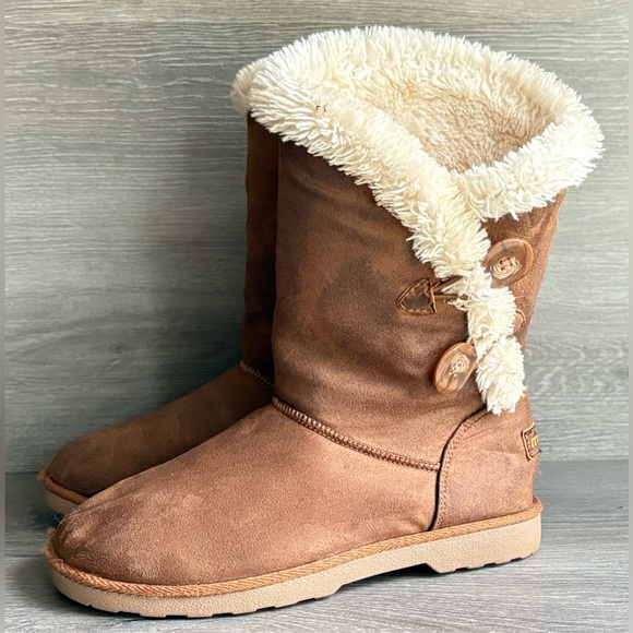 Makalu Brown Shearling-Lined Boots with Buttons Size 7.5 - Picture 1 of 8